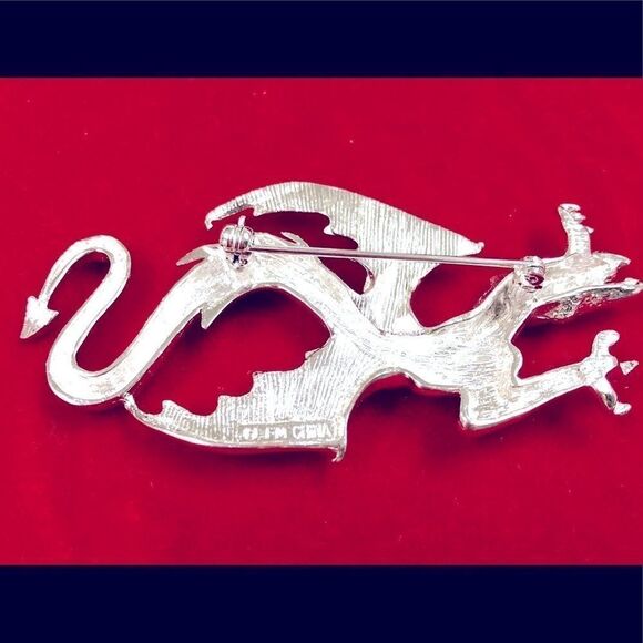 Franklin Mint Flying Dragon Brooch - Picture 2 of 5